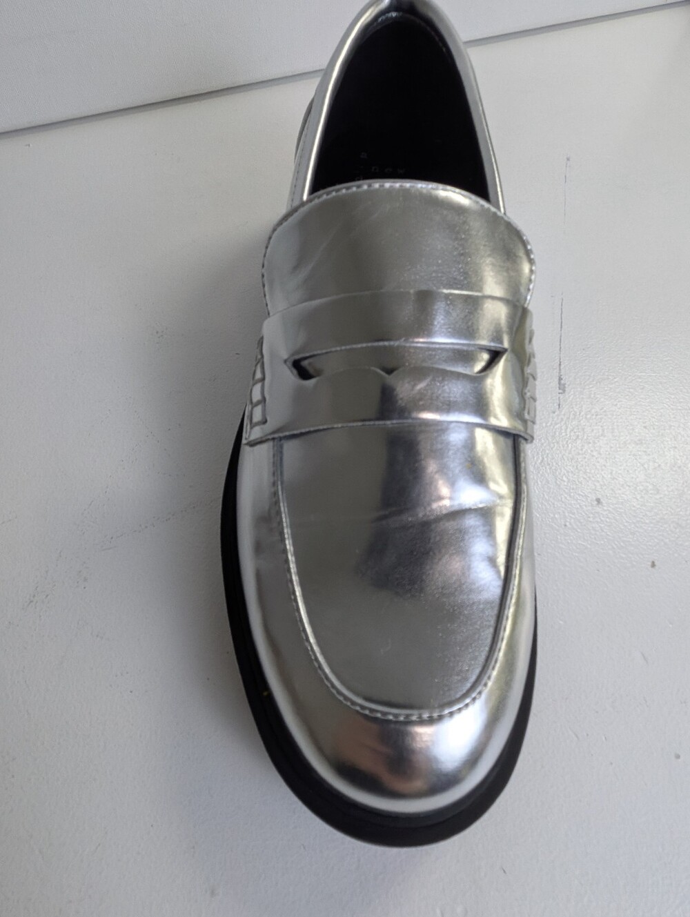 A New Day Women's Jordan Loafer Flats with Memory Foam Insole Silver Sz 8.5 EUC - Picture 4 of 9